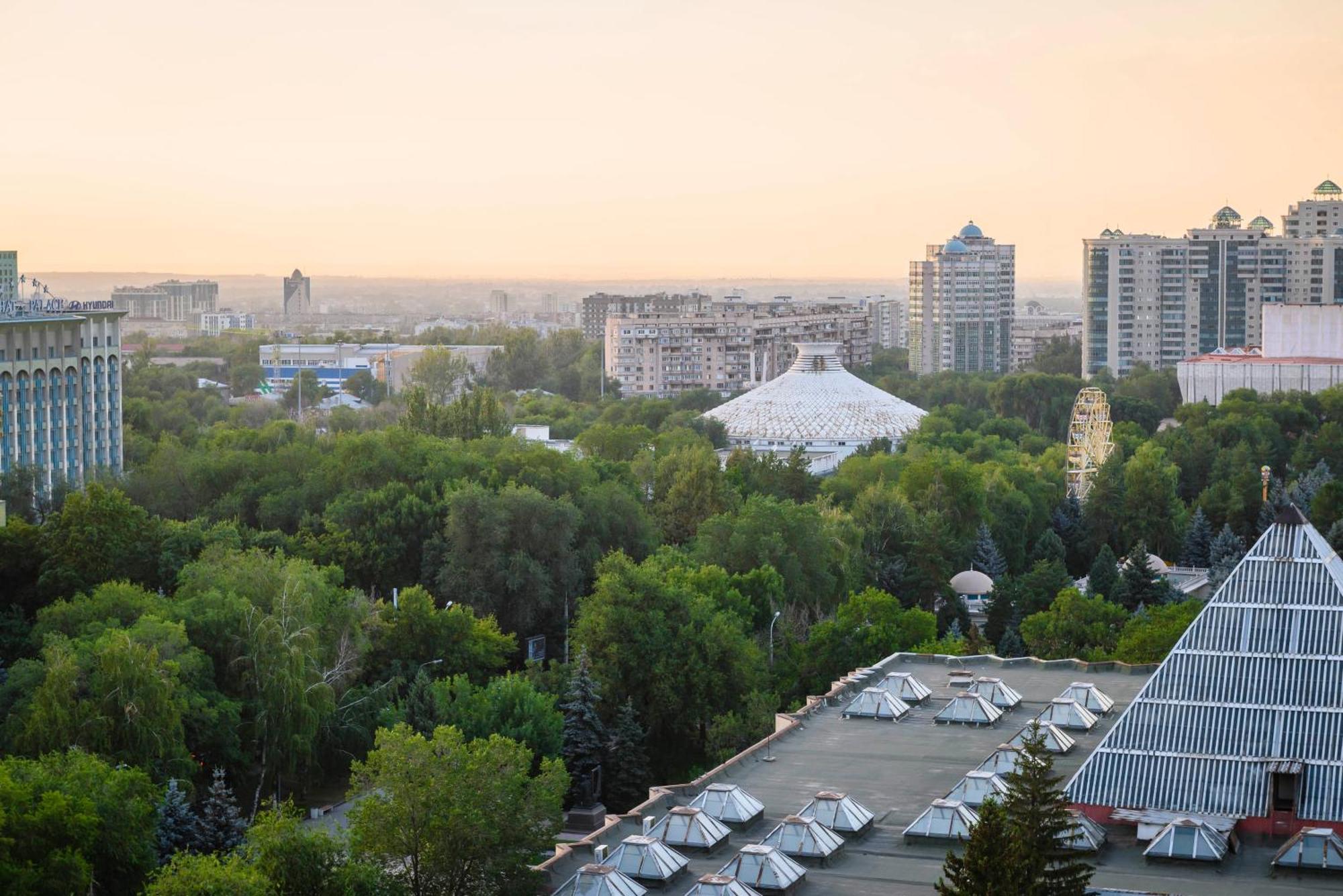 Бизнес И Отдых Αλμάτι Εξωτερικό φωτογραφία